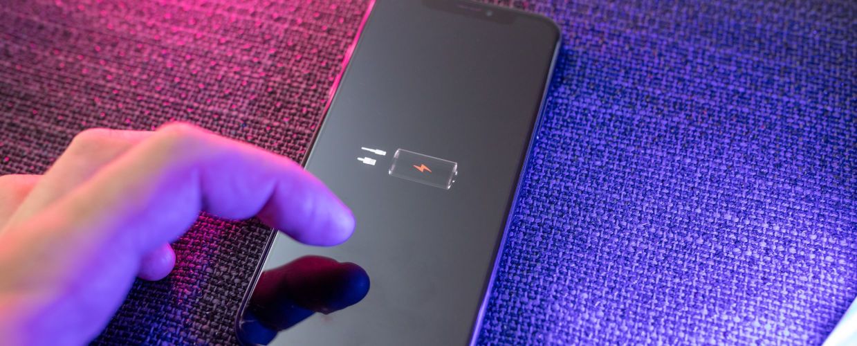 Czy tryb niskiego zużycia energii niszczy baterię? Dowiedz się!