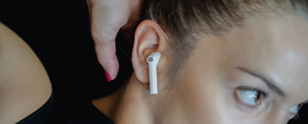 Jak ładować słuchawki bezprzewodowe?