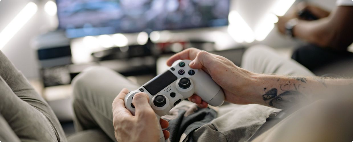 Jaki kabel HDMI wybrać do PS5, Xbox i telewizora 4K 120 Hz? Poradnik zakupowy