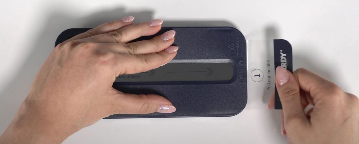 Szkło hartowane z ramką – co to jest i jak działa? 