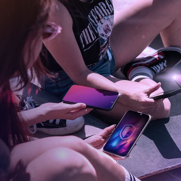 czy-mozna-nakleic-szklo-hartowane-na-folie-ochronna-4_1_