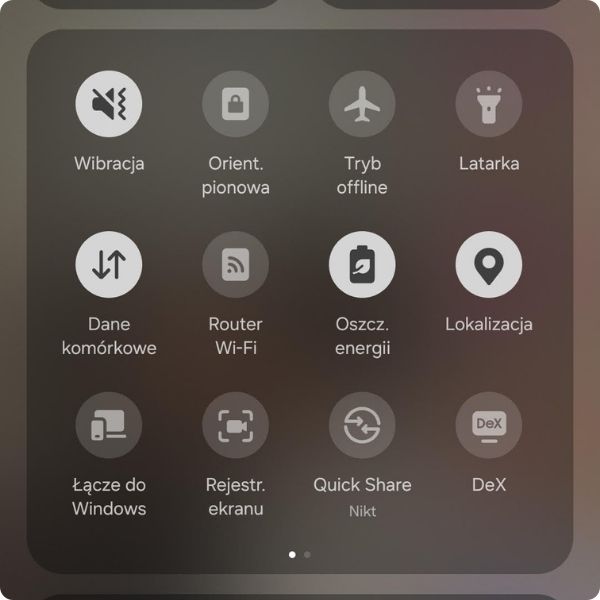 Panel szybkich ustawień w telefonie z Androidem z widoczną opcją „Rejestr. ekranu” do nagrywania ekranu.